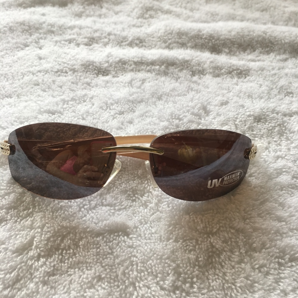 Sunglasses - Picture 2 of 6